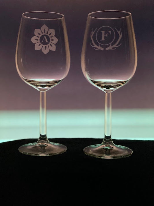 monogrammed wine glass pair